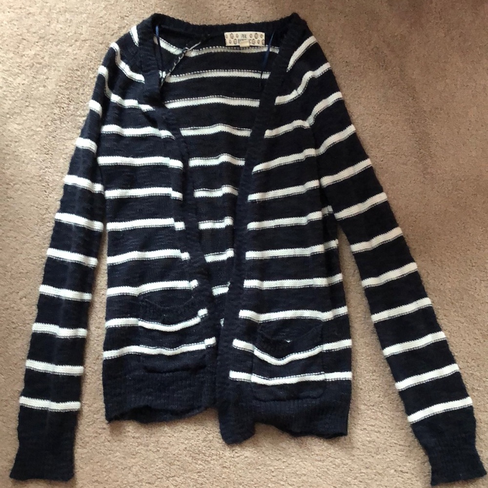 Super cute sweater!